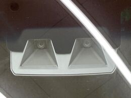 【スマートアシスト】走行中に前方の車両等を認識し、衝突しそうな時は警報とブレーキで衝突回避と被害軽減をアシスト。より安全にドライブをお楽しみいただけます。