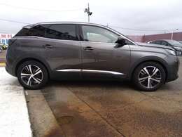 ☆メーカーDA☆Bluetooth☆パノラミックビュー☆衝突軽減ブレーキ☆パーキングアシスト☆パーキングソナー☆レーダークルーズ☆BSM☆黒本革シート☆電動シート☆スマートキー2個☆LEDヘッドライト