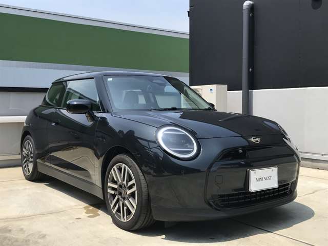 MINI認定中古車は第三者品質評価制度も採用しております。AIS方式による車両品質評価制度も導入し公平な車両コンデション評価を行うことにより車両品質の透明性を高めると同時に更なる信頼と安心をお届けします