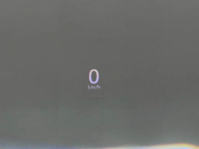 ヘッドアップディスプレイを装備！！ 視線移動が少なく運転できます！