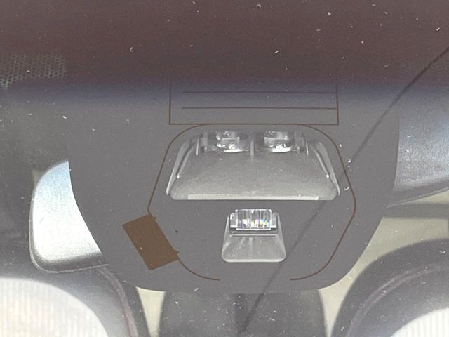 【シティブレーキアクティブシステム】低速走行中に前方の車両等を認識し、衝突しそうな時は警報とブレーキで衝突回避と被害軽減をアシスト。より安全にドライブをお楽しみいただけます。