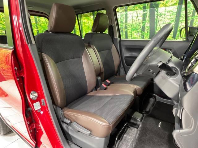 運転席シート廻りは使用感も少なく、良好な状態となっています。丁寧に使われていたことがよくわかりますね。