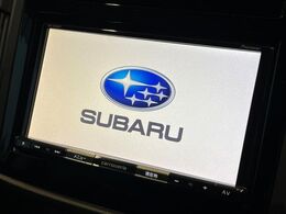 【純正ナビ】人気の純正ナビを装備しております。ナビの使いやすさはもちろん、オーディオ機能も充実！キャンプや旅行はもちろん、通勤や買い物など普段のドライブも楽しくなるはず♪
