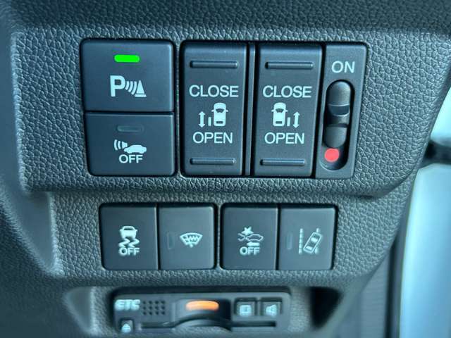 気になる車はすぐにお問い合わせください！右のカーセンサー専用無料ダイヤルから、専門スタッフがお車のご質問にお答えいたします！