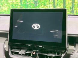 【メーカー純正ナビ】インテリアに溶け込むスタイリッシュな「専用設計」メーカーナビを装備♪視認性や操作性など基本性能にも優れ、より上質なカーライフをお楽しみいただけます。