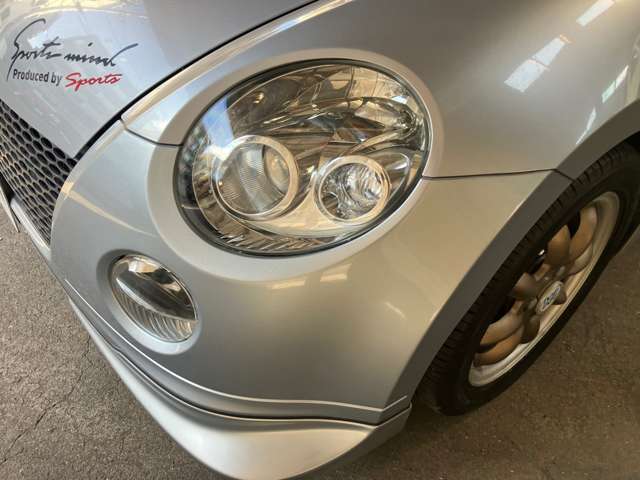 ヘッドライト、ピカピカです。