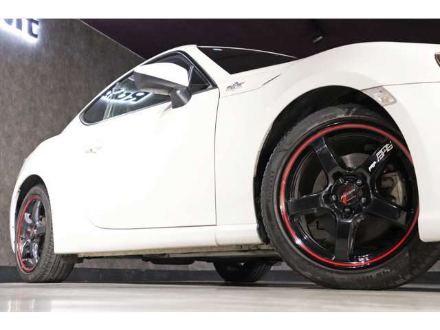 RMP Racing17インチアルミホイール装備になります！