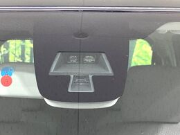 【スズキ　セーフティサポート】走行中に前方の車両等を認識し、衝突しそうな時は警報とブレーキで衝突回避と被害軽減をアシスト。より安全にドライブをお楽しみいただけます。