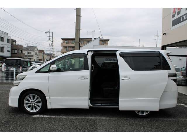 クルマを買うことをあきらめないで！自社基準なので実現出来る通りやすさ♪自社ローン審査通過率90％オーバー！金利なし！保証人なし！頭金なし！※審査によって条件が変わります。