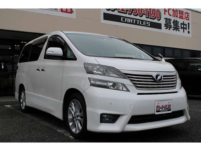 カートルズ中古車はクオリティファースト♪★仕入れたクルマをまずは入庫チェックで不具合などがないか細かくチェックします★車内の清掃を入念に行います。