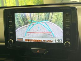 【バックカメラ】駐車時に後方がリアルタイム映像で確認できます。大型商業施設や立体駐車場での駐車時や、夜間のバック時に大活躍！運転スキルに関わらず、今や必須となった装備のひとつです！