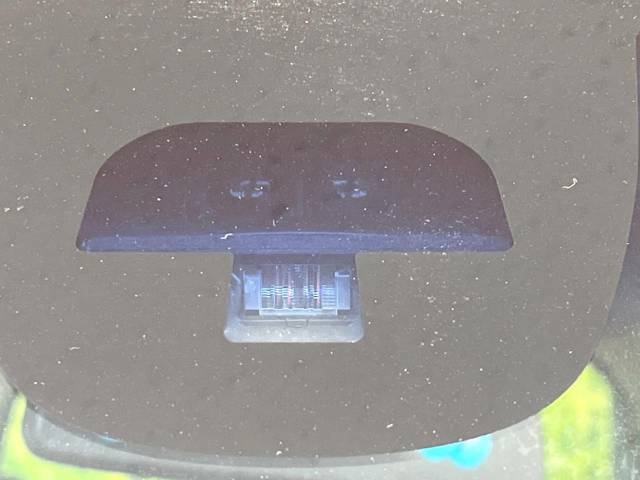 【シティブレーキアクティブシステム】低速走行中に前方の車両等を認識し、衝突しそうな時は警報とブレーキで衝突回避と被害軽減をアシスト。より安全にドライブをお楽しみいただけます。