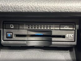 【ETC】高速道路の料金所をストレスなく通過！話題のスポットやサービスエリアに多い「スマートIC」利用時は必須のアイテムです。当店でセットアップを実施、ご納車当日からすぐにご利用いただけます！