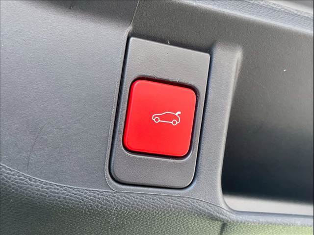 ボタン一つでリアゲートの開閉が可能な「パワーバックドア」を装備しています。