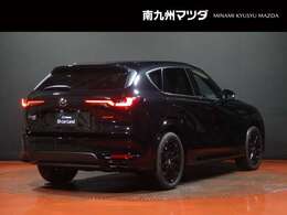 【CX-60】ドライビングエンターテインメントSUV。走ることの感動が感じられるクルマを目指し、五感で感じるクルマとの一体感と、心に響くエンジンサウンドと変速のリズムをつくり込みました。