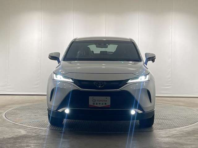 明るいLEDライトで、暗い夜道の運転も快適に。