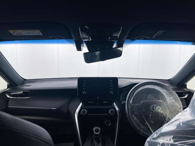 落ち着いたカラーの内装で、ゆったりと運転したい方に。