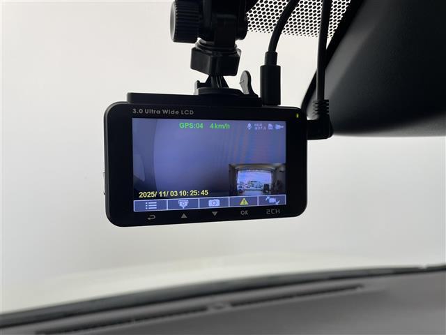 【ドライブレコーダー】映像・音声などの運転中の記録を残します。事故などを起こした起こされた時の証拠になりえますので、もしも時でも安心ですね。