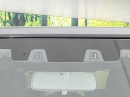 【スズキ　セーフティサポート】走行中に前方の車両等を認識し、衝突しそうな時は警報とブレーキで衝突回避と被害軽減をアシスト。より安全にドライブをお楽しみいただけます。