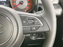 【アダプティブクルーズコントロール】高速道路での長距離走行が楽に！！自動で速度を保つクルーズコントロールが、衝突軽減システムと連携し、前方の車両を感知して車間を保つように速度調節してくれます！！