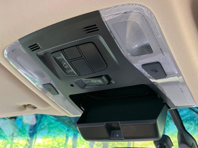 【パワースライドドア】スマートキーや運転席のスイッチでスライドドアの開閉が可能♪電動だから力を入れてドアを開ける必要が無く、小さいお子様でも、重い荷物を持っている時もラクに開け閉めできます♪