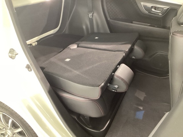 リアシート☆シートアレンジいろいろ♪工夫次第でお好みの空間を作ることができますよ！