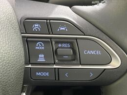 【レーダークルーズコントロール】高速道路での長距離走行が楽に！！自動で速度を保つクルーズコントロールが、衝突軽減システムと連携し、前方の車両を感知して車間を保つように速度調節してくれます！！