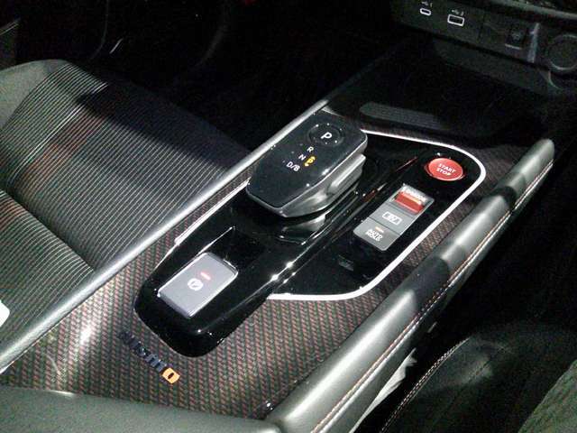 e-pedalはアクセルペダルの踏み加減を調整するだけで発進、加速、減速、停止までをコントロールすることができます。普段使いにご利用頂くと便利な機能になります。