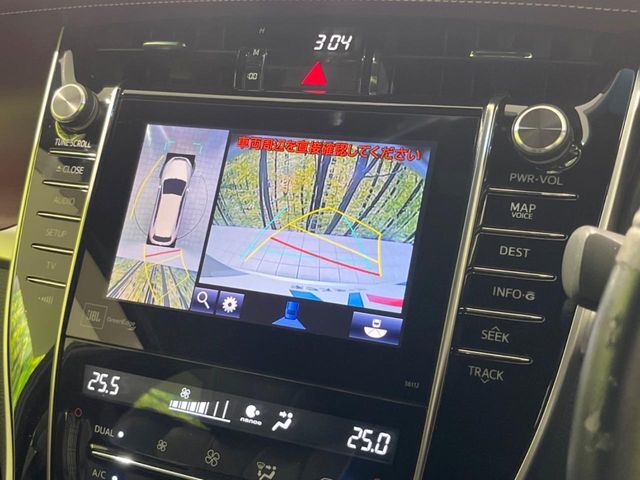 【パノラミックビューモニター】専用のカメラにより、上から見下ろしたような視点で360度クルマの周囲を確認することができます☆死角部分も確認しやすく、狭い場所での切り返しや駐車もスムーズに行えます。
