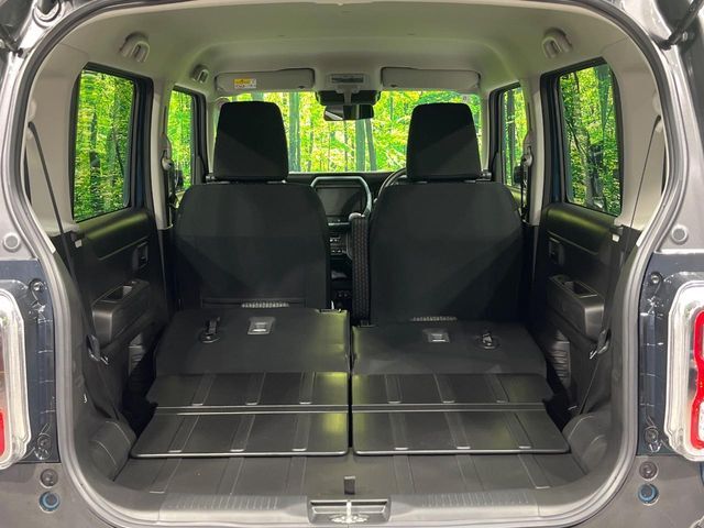 普段のお買い物や通勤、送迎等に十分な荷室スペースを確保しております。セカンドシートを倒すと、大きな荷物の積載も可能です♪
