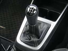 5速マニュアル車！！