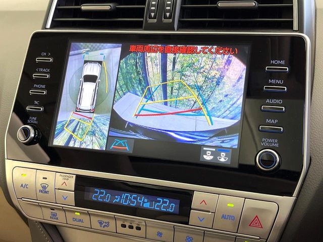 【パノラミックビューモニター】専用のカメラにより、上から見下ろしたような視点で360度クルマの周囲を確認することができます☆死角部分も確認しやすく、狭い場所での切り返しや駐車もスムーズに行えます。
