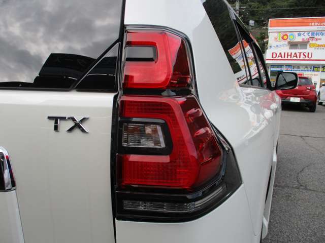 ライトのくすみや小さな傷など、くすんだレンズもある程度まで綺麗に復活します♪お車のライトが気になる方はお気軽にご相談下さいね♪