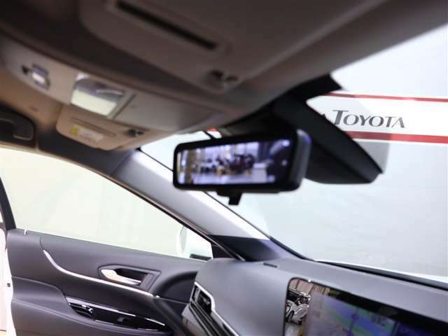 【デジタルインナーミラー】車両後方カメラの映像をインナーミラー内のディスプレイに表示。視界を遮るものがない映像で、後方の安全確認がより快適になります。一度お店でご確認して下さい！！