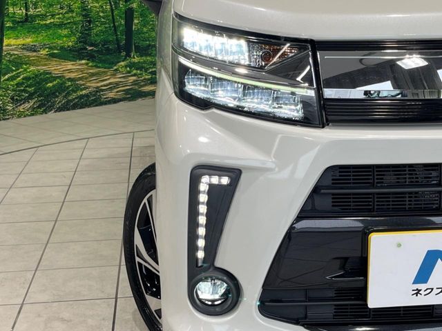 【LEDヘッドライト】悪天候や夜間走行時も良好な視界を確保し安心して運転できる高輝度LEDヘッドライトを装備！点灯速度が早く、消費電力も抑えられています。