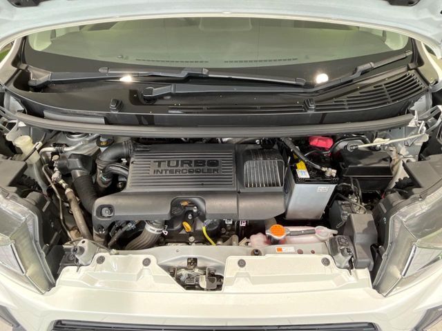 親切・丁寧な専門メカニックスタッフが応対！・車検・点検整備・事故等の修理などアフターサービスも安心。お車のカスタマイズもネクステージのサービススタッフまでご相談ください！