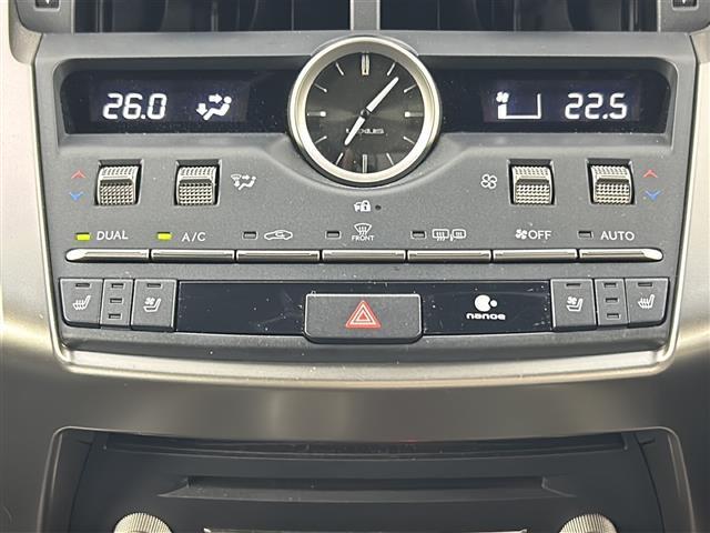 【オートエアコン】車内温度を感知して自動で温度調整をしてくれるのでいつでも快適な車内空間を創り上げます！