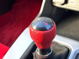 【フロア6速MT】走りの6速MT！！スポーティーな走行をお楽しみいただけます♪