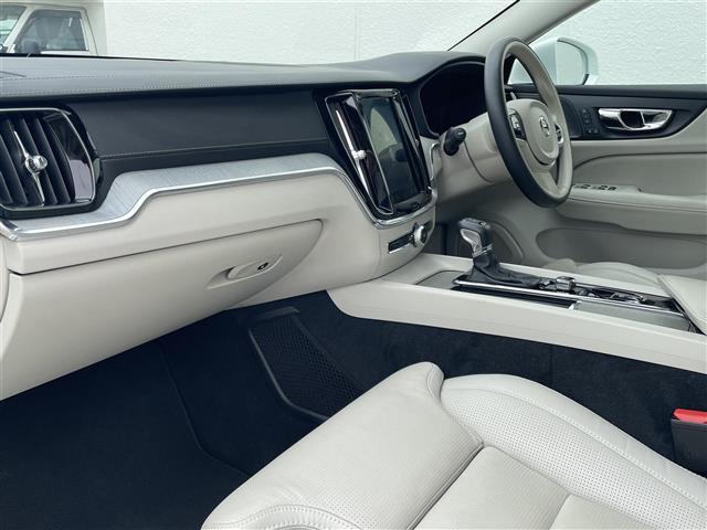 バックオーダーをご利用いただければ、希少なお車や、特定の装備のついたお車など、お客様からのご要望に応じて全国ネットワークからお探しさせて頂きます。