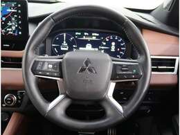 本革巻ステアリングホイール　ハンドルヒーター装備