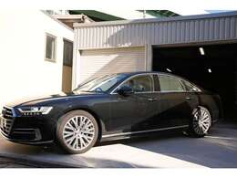 4輪すべてに駆動力を配分し、様々なシーンでのパフォーマンスを発揮するアウディの4WDシステムのクワトロは、ドライバーの思いのままの走りが楽しめます。