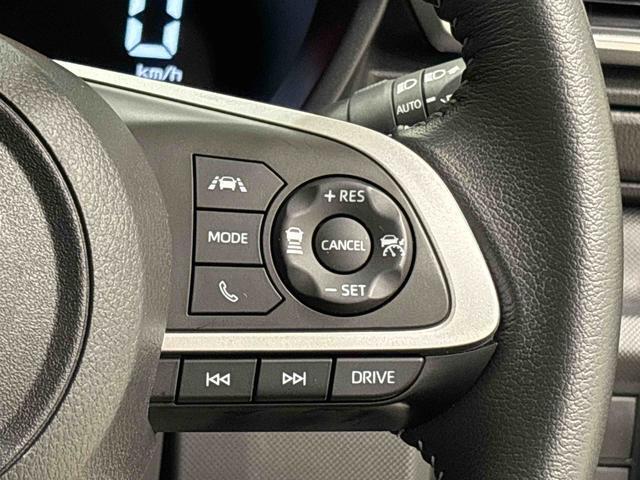 高速道路を快適に走行できる全車速追従機能付ACC（アダプティブクル-ズコントロ-ル）スイッチが付いています