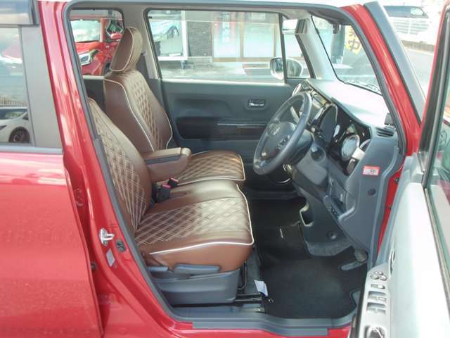 運転席＆助手席シートヒーター付いています。