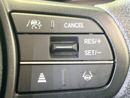 【アダプティブクルーズコントロール】高速道路での長距離走行が楽に！！自動で速度を保つクルーズコントロールが、衝突軽減システムと連携し、前方の車両を感知して車間を保つように速度調節してくれます！！