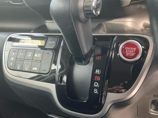 国産車から輸入車まで多様なお客様のニーズのお応えできるように、全国規模で豊富な在庫展開！車のことならWECARSへ！