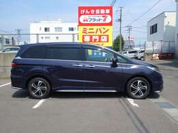 すべての車に外装のコーティングと各種ルームクリーニングを施工いたします！外装も内装も愛車はいつもピカピカキレイが気持ちいいですね♪