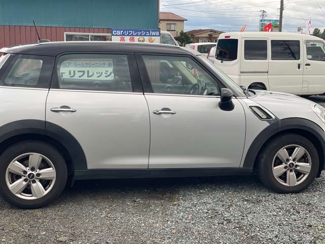 小傷、小擦れ、小凹み有りますが、全体的に綺麗です。