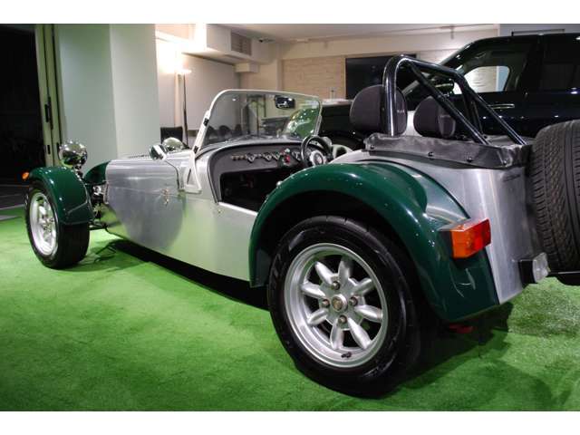 ご納車後のアフターサービスもREGAL MOTORSにおまかせください。車検・修理をはじめ、もしもの事故・故障の際もしっかり対応させていただきます。