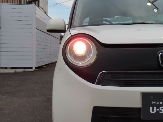 当店の展示車は、プロの業者にボディーの磨き、ルームクリーニングを依頼していますので、とてもきれいです！！ぜひ、見にいらしてください！