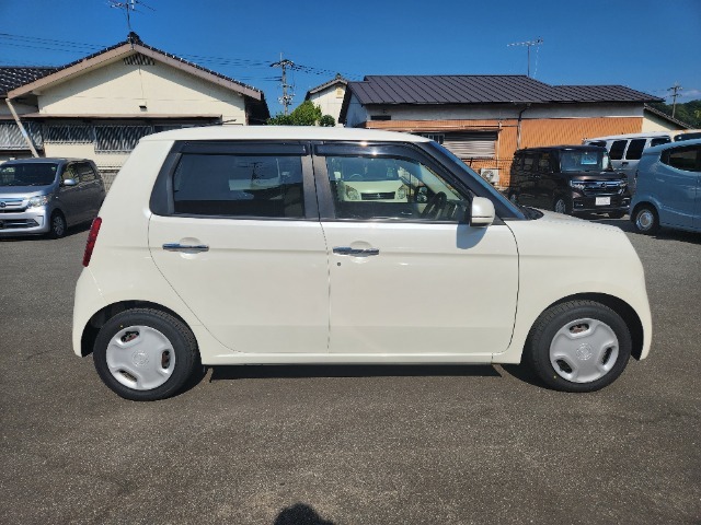 現車を見に来れないお客様には、車両状態の詳しい情報をお電話・メールにてご連絡致しております。スマートフォン、パソコンがあればリアルタイムでの対面にて映像で確認・対応もできます！
